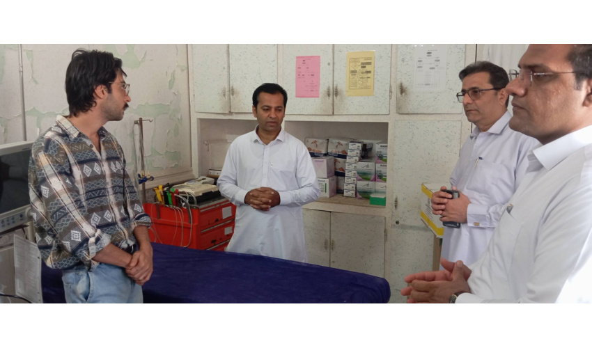 بازدید مسئولان دانشکده علوم پزشکی چابهار از مرکز منتخب بحران در مرکز خدمات جامع سلامت شهری شماره ۴ چابهار