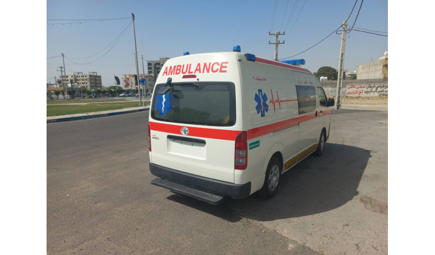 *تحویل آمبولانس به پایگاه اورژانس بریس با مساعدت رئیس دانشکده علوم پزشکی*