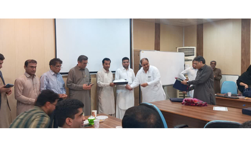به مناسبت روز علوم آزمایشگاهی صورت ‌گرفت؛ تقدیر از پرسنل آزمایشگاه دانشکده علوم پزشکی چابهار