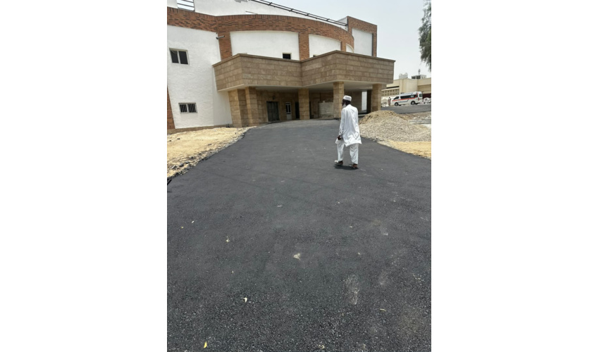 پیشرفت در پروژه توسعه اورژانس و سوانح سوختگی بیمارستان امام علی (ع)؛ عملیات آسفالت محوطه آغاز شد